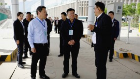  王月成、張鐵強(qiáng)在蘭港投公司調(diào)研并現(xiàn)場辦公